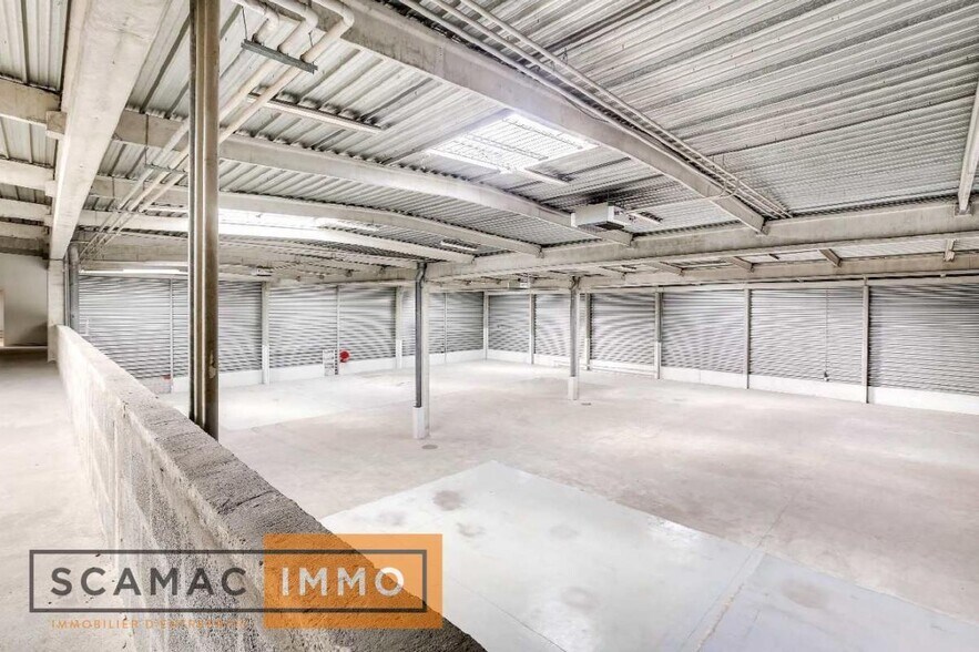 Industrial in COURCOURONNES to rent - Interior Photo - Image 2 of 12