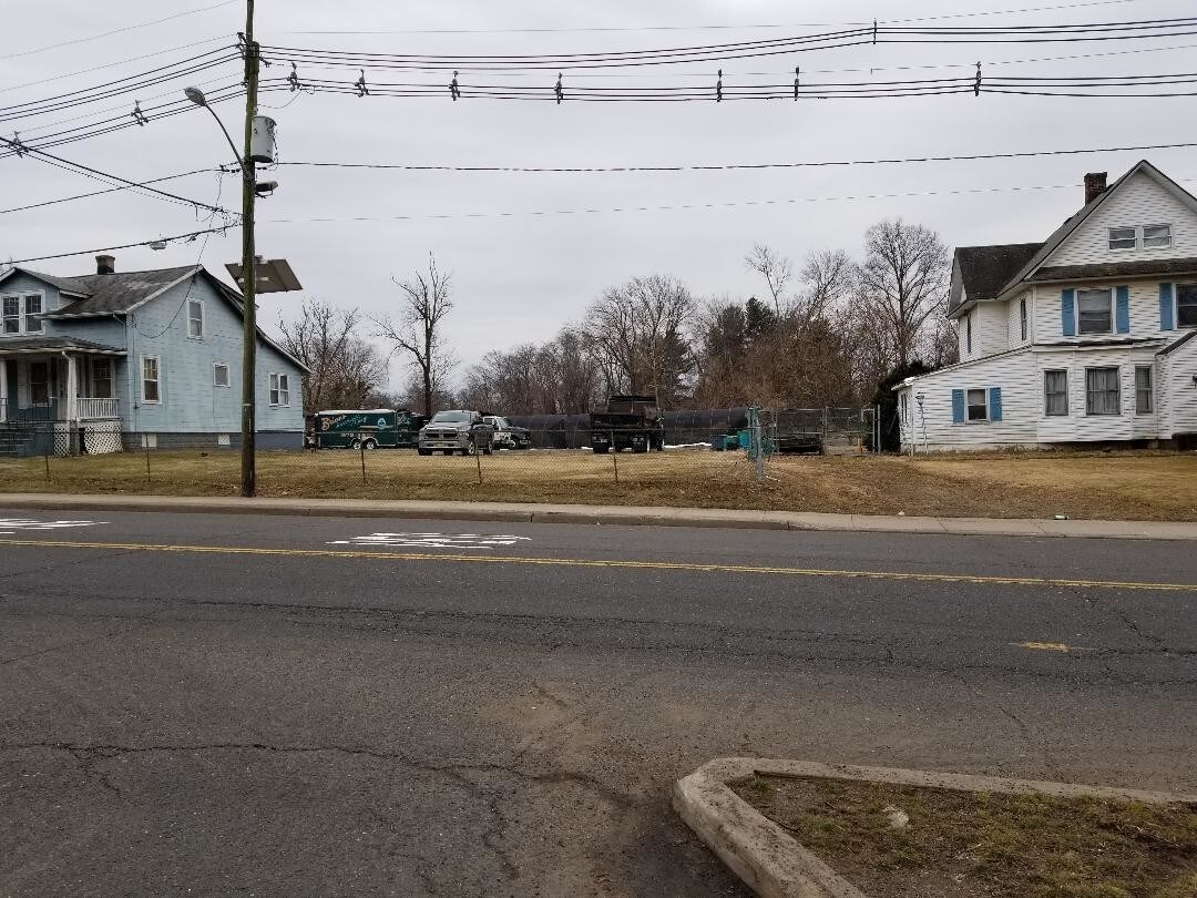 21252131 Oak Tree Rd, Edison, NJ 08820 UK