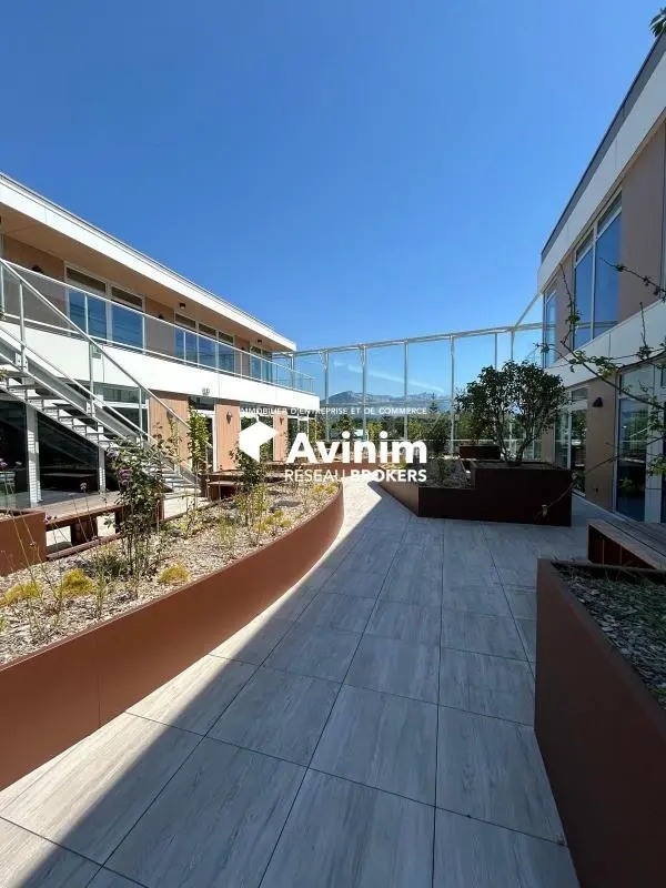 Location Bureaux 55 m² - Photo 1