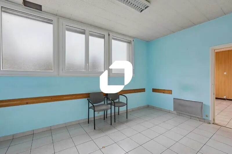 Office in Chilly-Mazarin to rent - Interior Photo - Image 2 of 14