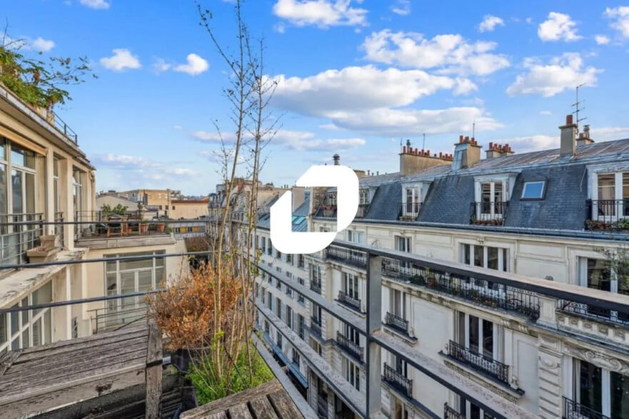 Office in Paris for sale - Building Photo - Image 1 of 12