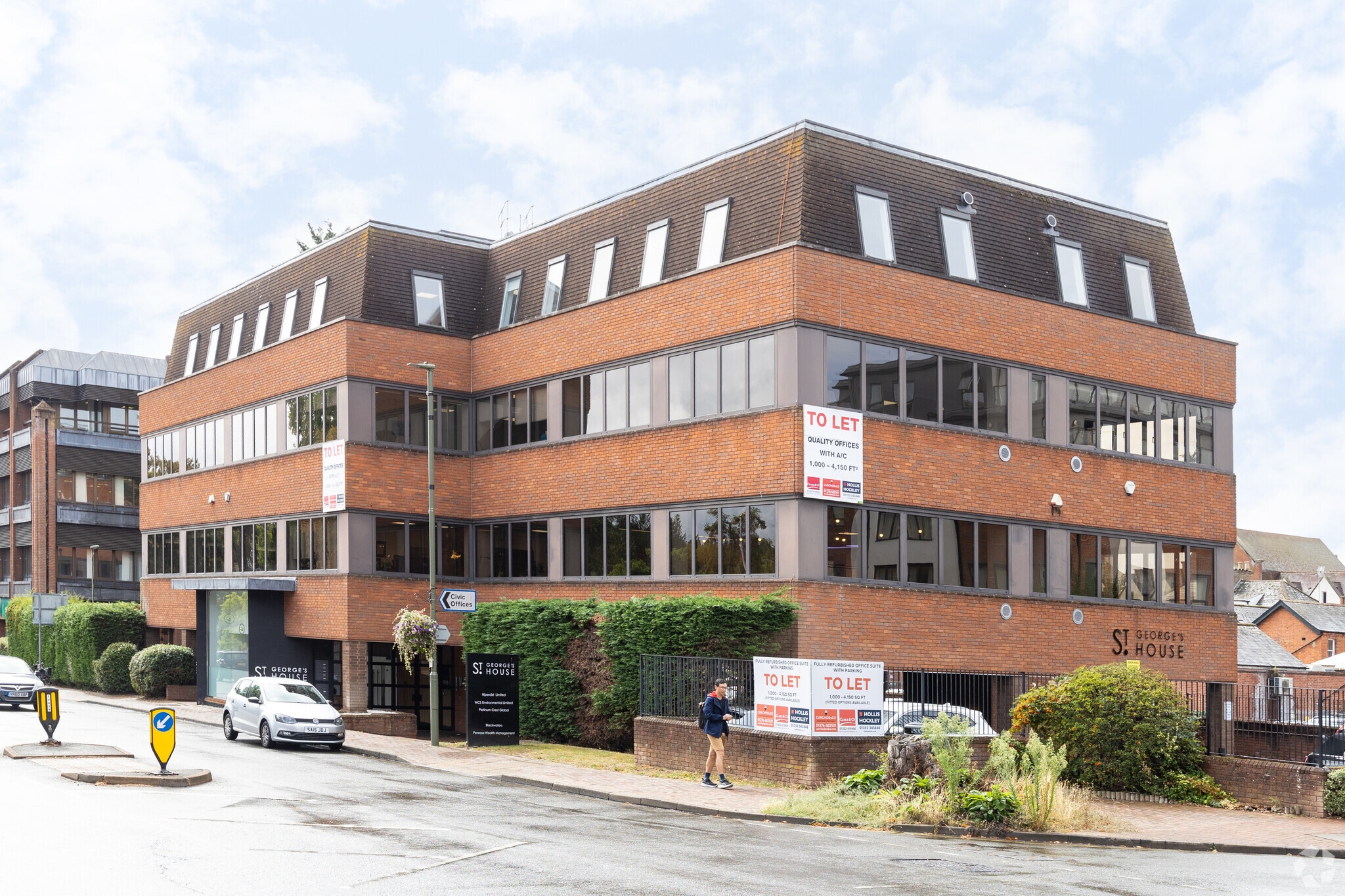 Knoll Rd, Camberley to rent Building Photo- Image 1 of 2