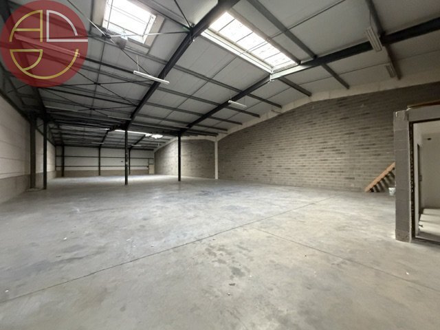 Industrial in Fenouillet to rent Interior Photo- Image 1 of 11