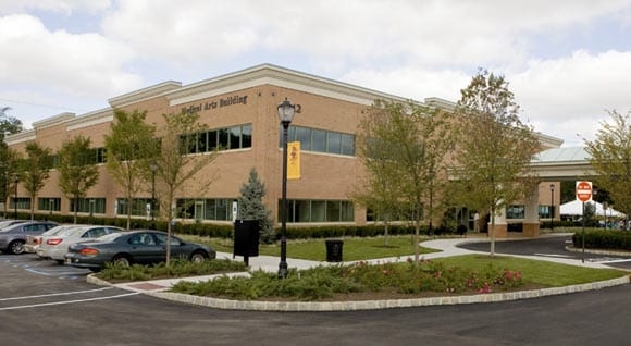 312 Applegarth Rd, Monroe Township, NJ to rent - Building Photo - Image 3 of 10