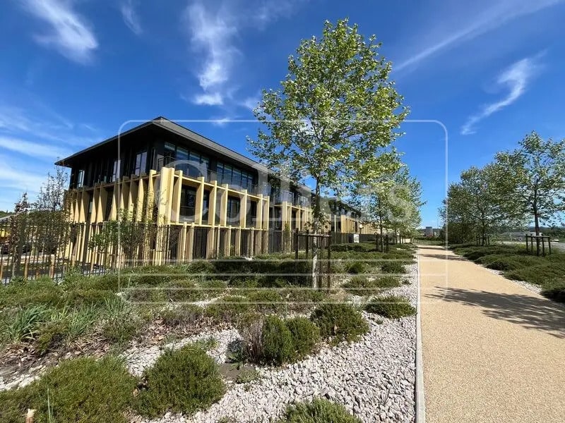 Vente Bureaux 1 512 m² - Photo 1