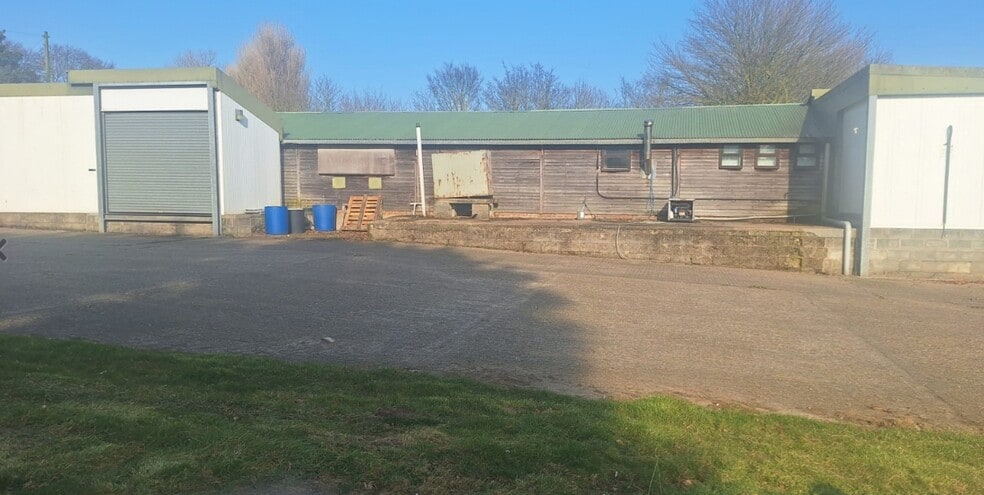 Dalton Ln, Roos to rent - Building Photo - Image 3 of 3