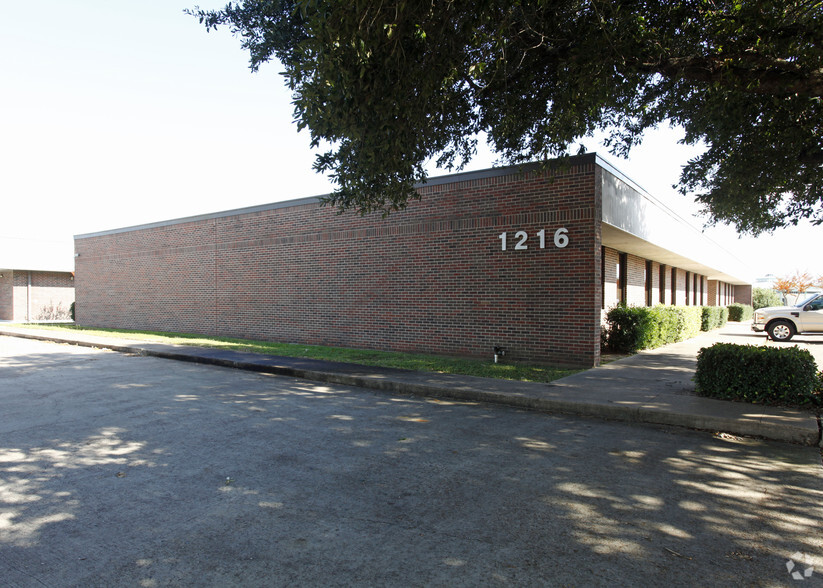 1216 N Velasco St, Angleton, TX for rent - Primary Photo - Image 1 of 5