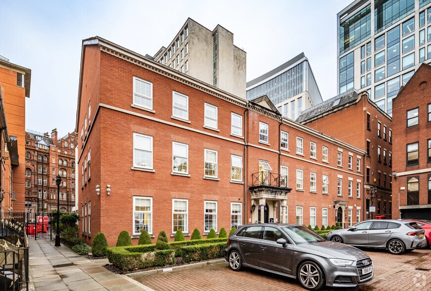 9-11 Oxford Ct, Manchester to rent - Primary Photo - Image 1 of 7