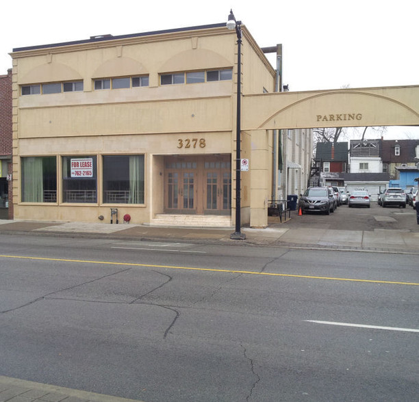 3276-3278 Dundas St W, Toronto, ON for rent - Building Photo - Image 3 of 5