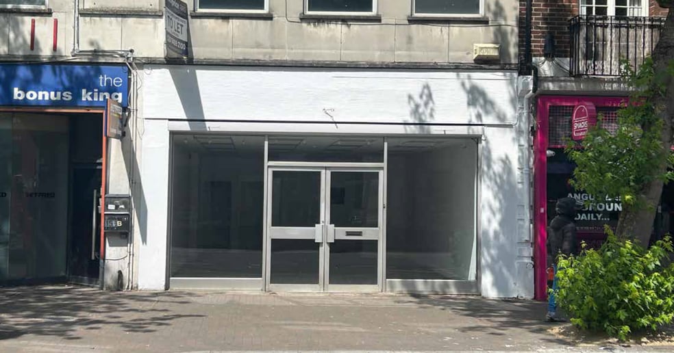 154 High St, Orpington to rent - Building Photo - Image 2 of 2