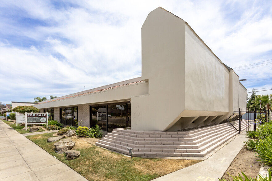 1665 W Shaw Ave, Fresno, CA for sale - Building Photo - Image 3 of 49