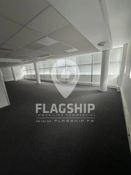 Office in Pantin to rent - Building Photo - Image 2 of 6