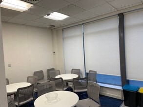 5 Seaward Pl, Glasgow to rent Interior Photo- Image 2 of 3