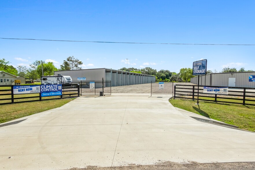 24365 Fannett Rd, Hamshire, TX for sale - Building Photo - Image 2 of 3