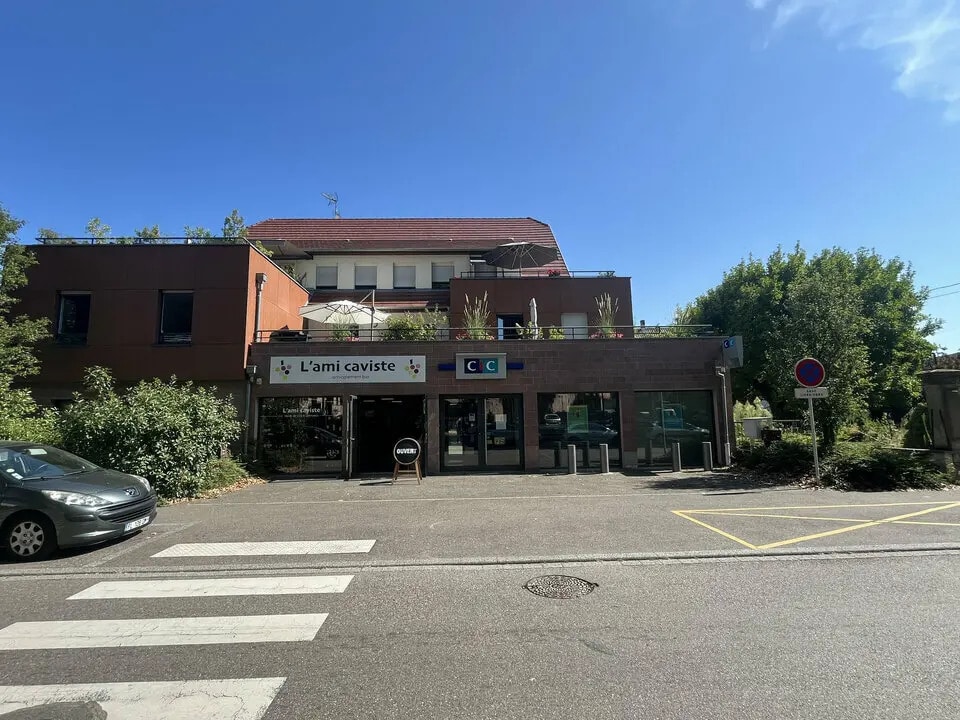 Location Commerce 150 m² - Photo 1