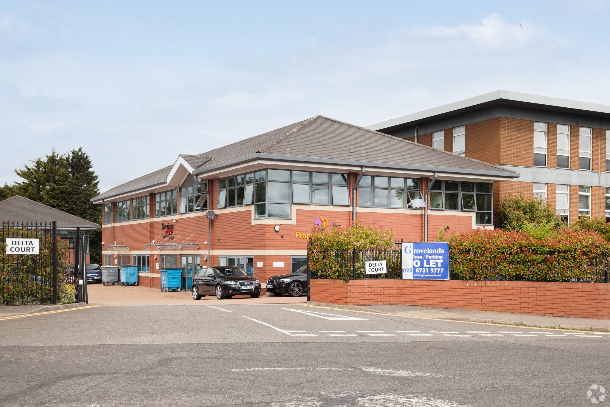 Manor Way, Borehamwood for sale Primary Photo- Image 1 of 9
