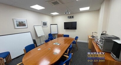 Westgate, Aldridge to rent Interior Photo- Image 2 of 7