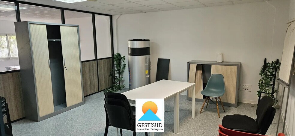 Office in Gémenos to rent - Interior Photo - Image 3 of 6