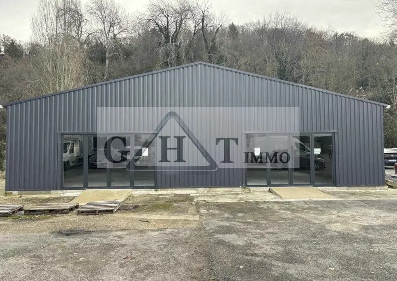 Location Entrepôt 200 m² - Photo 1