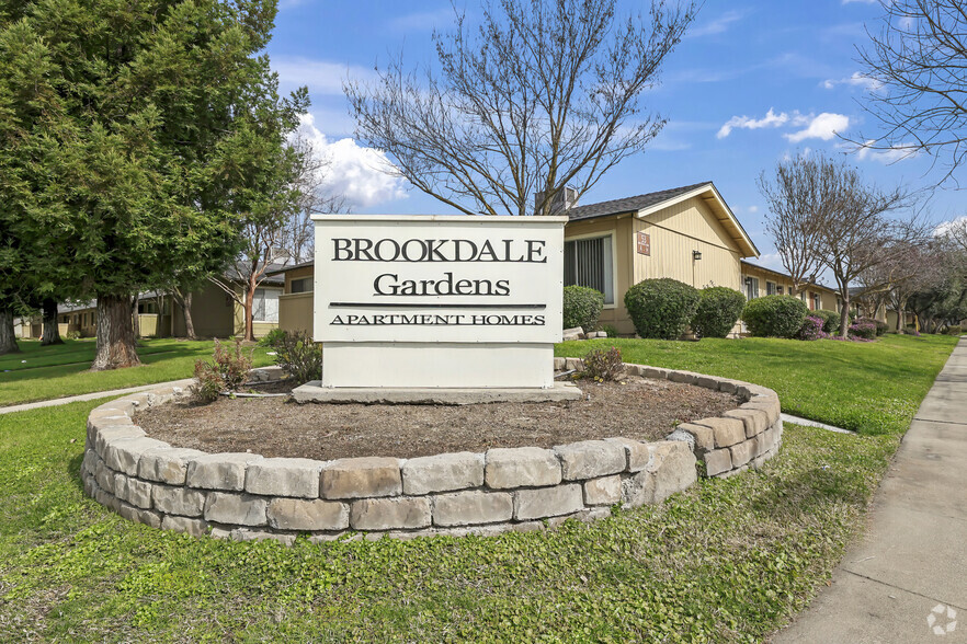 147 Brookdale Dr, Merced, CA for sale - Primary Photo - Image 1 of 1