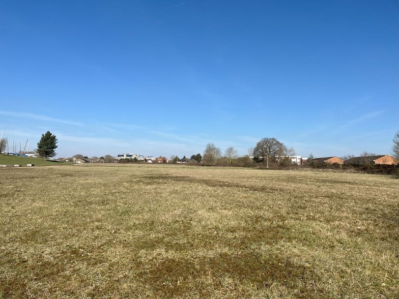 Horton Rd, Slough for sale - Building Photo - Image 2 of 3