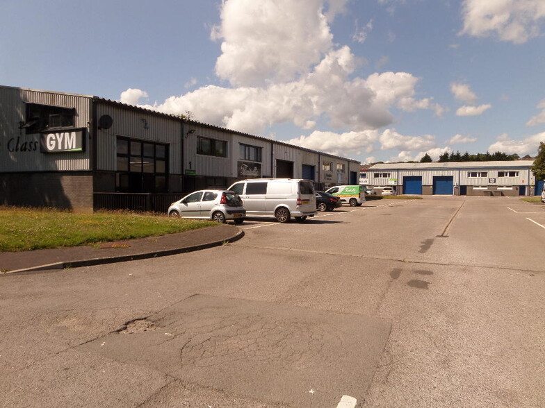 Unit 4 Kestrel Close, Bridgend Industrial Estate, Cf31 3rwf31, Bridgend to rent - Building Photo - Image 1 of 7