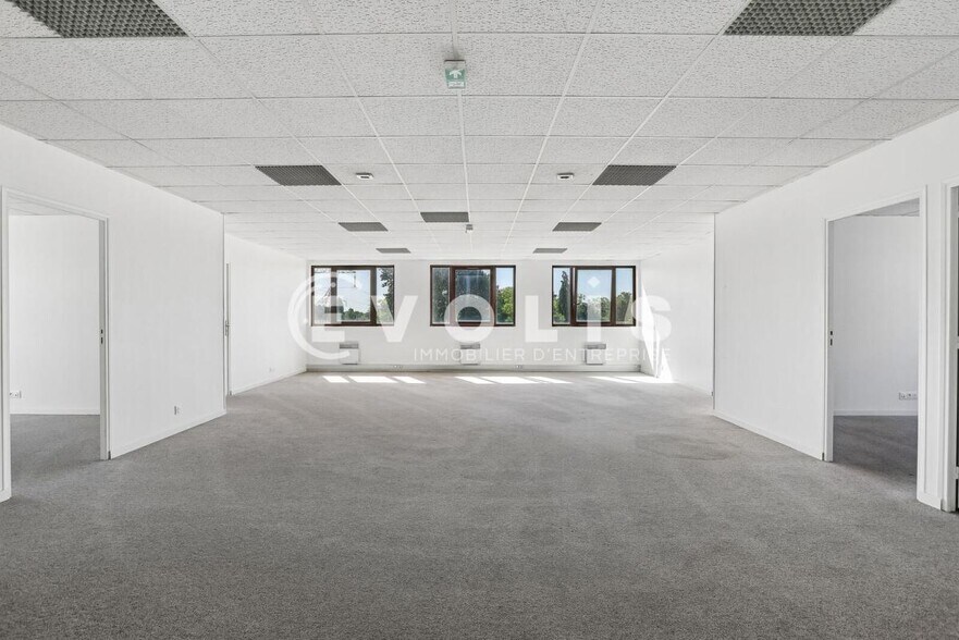 Office in Vitry-sur-Seine to rent - Interior Photo - Image 2 of 6