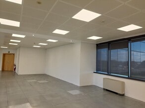 Avenida Can Fatjó dels Aurons, Sant Cugat del Vallès, Barcelona to rent Interior Photo- Image 2 of 4