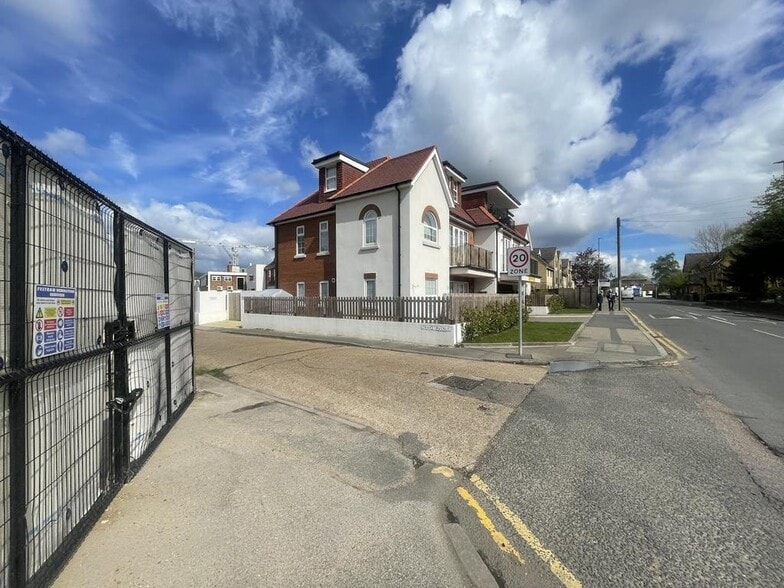 Drake Ave, Staines for sale - Building Photo - Image 3 of 5