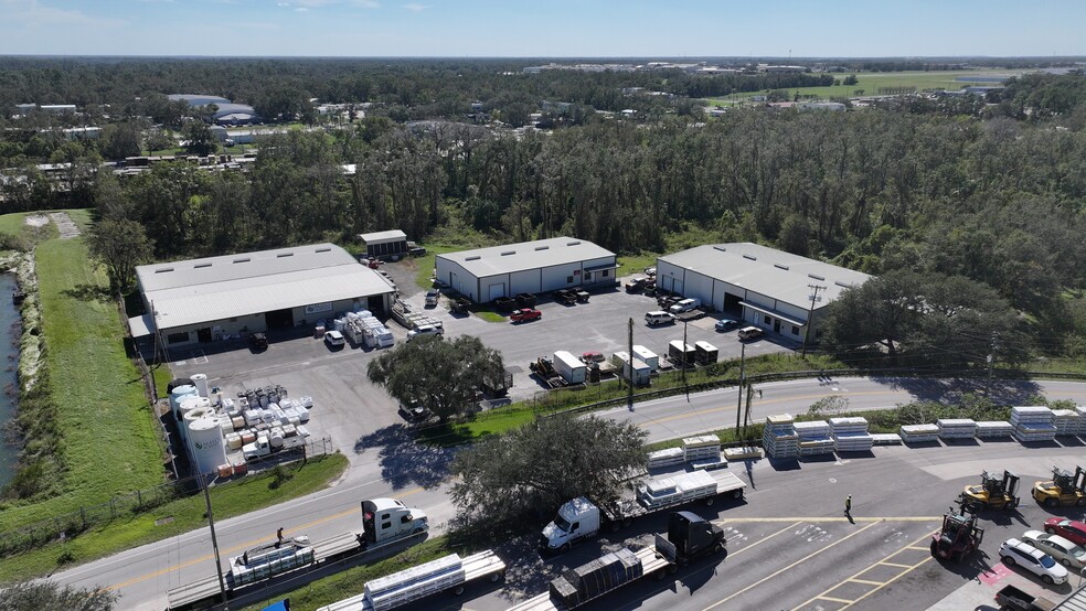 Plant City Multi-Tenant Industrial portfolio of 3 properties for sale on LoopNet.co.uk - Building Photo - Image 3 of 9