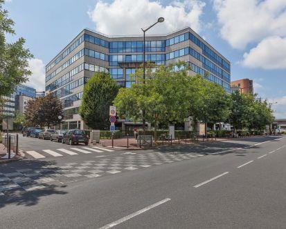 Office in Issy-les-Moulineaux to rent Building Photo- Image 1 of 11