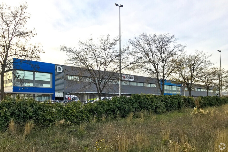 Plaza René Descartes, 2, Alcalá de Henares, Madrid to rent - Building Photo - Image 3 of 9