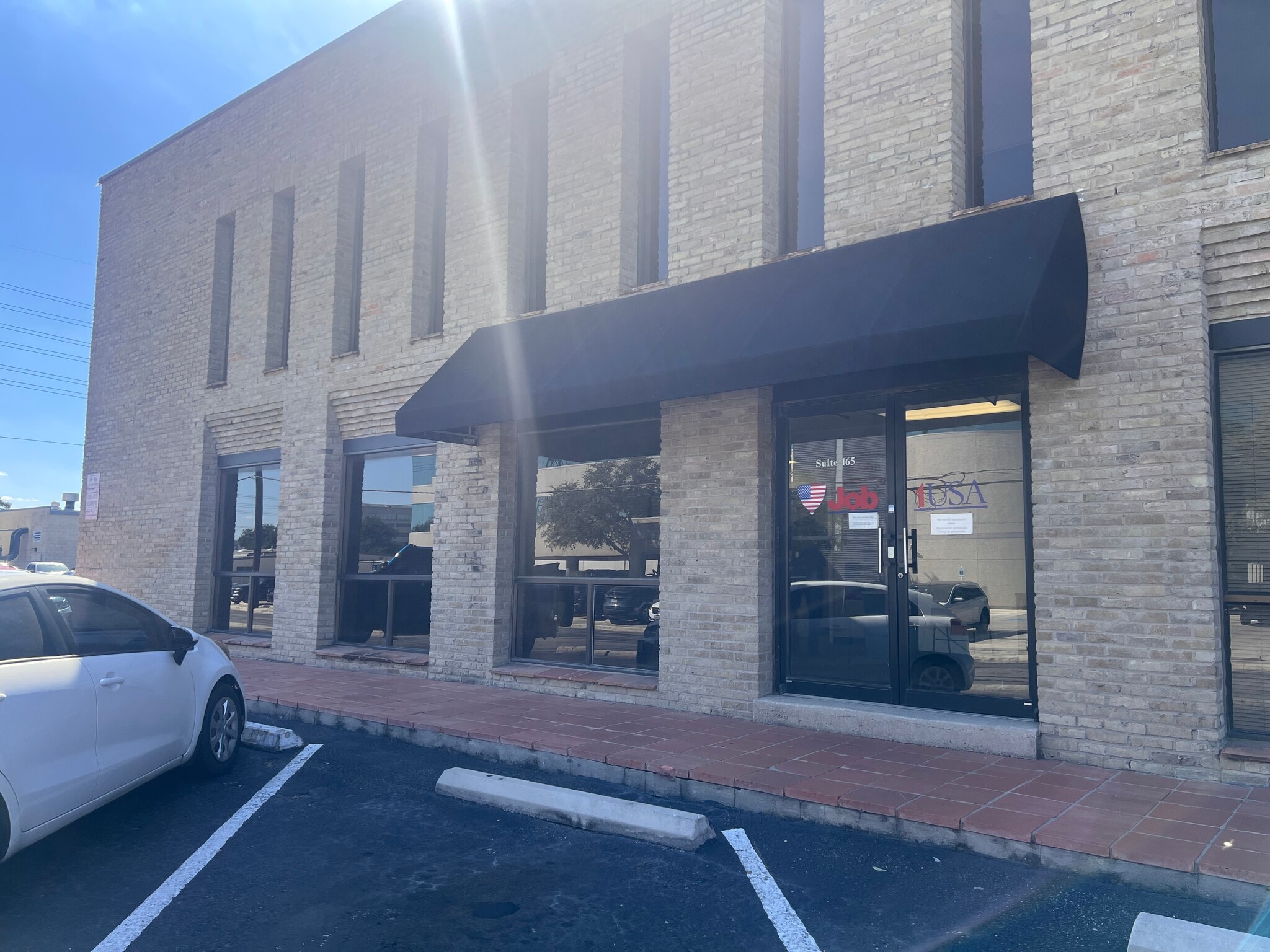 8546 Broadway St, San Antonio, TX to rent Interior Photo- Image 1 of 8