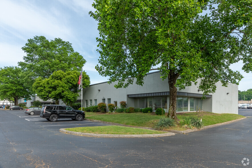 1717 Elm Hill Pike, Nashville, TN for rent - Building Photo - Image 1 of 8