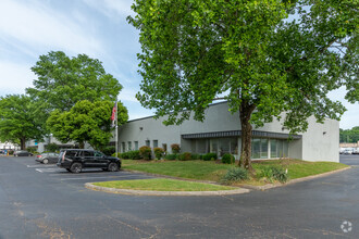 1717 Elm Hill Pike, Nashville, TN for rent Building Photo- Image 1 of 9