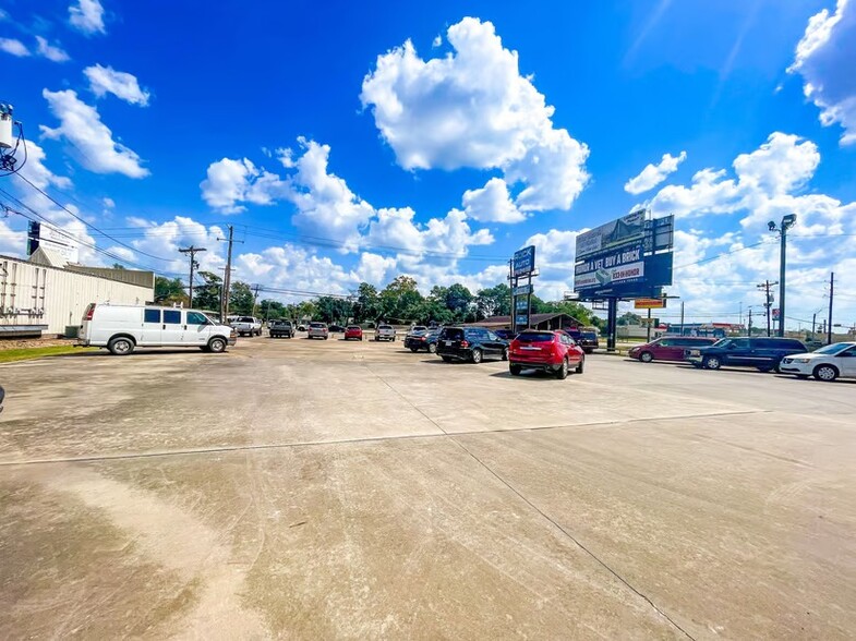 1055 N Main St, Vidor, TX for sale - Building Photo - Image 2 of 3