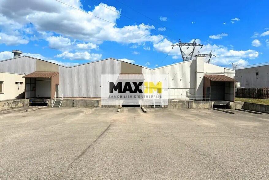 3 Rue Jean Moulin, Couchey to rent - Building Photo - Image 2 of 4