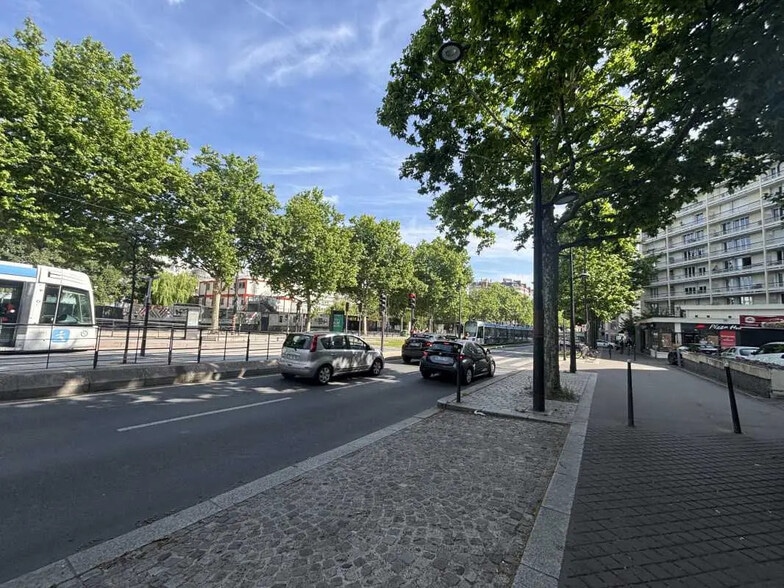 Office in Paris for sale - Building Photo - Image 1 of 9