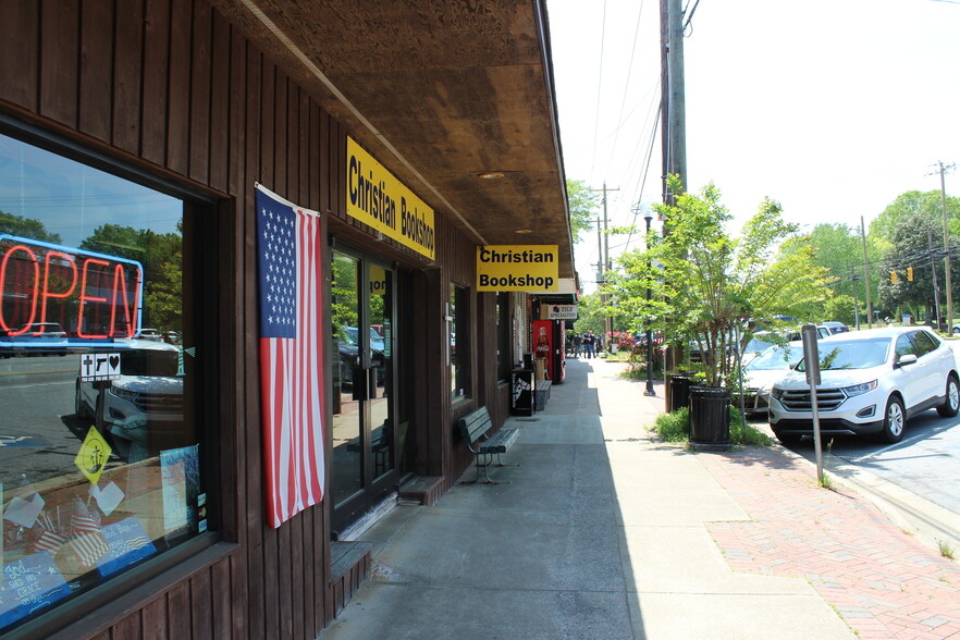 222 E Mills St, Columbus, NC for sale - Building Photo - Image 2 of 14