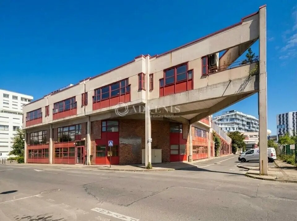 Office in Saint-Denis for sale Building Photo- Image 1 of 14