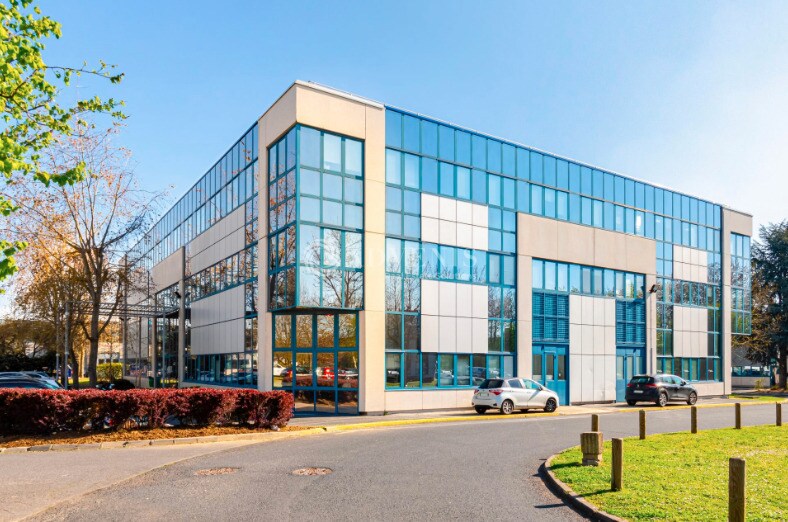 Office in Fresnes to rent Building Photo- Image 1 of 3
