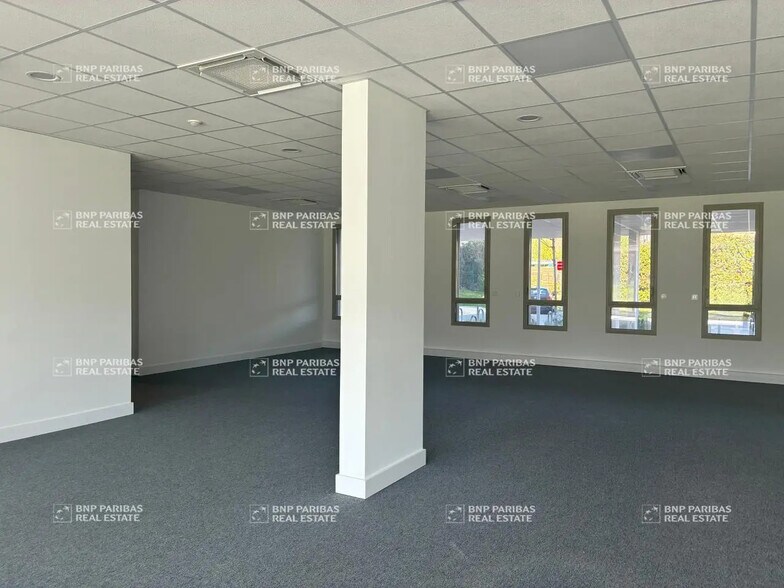 Office in Aix-en-Provence to rent - Interior Photo - Image 3 of 33