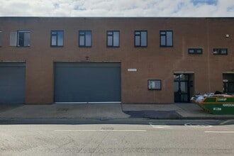 Westfield St, London to rent Building Photo- Image 1 of 5