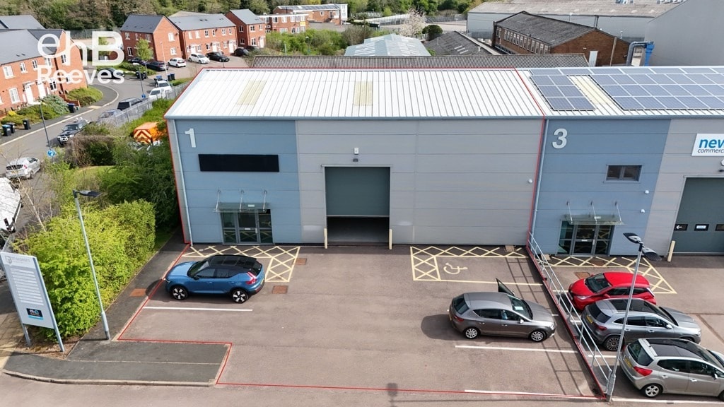 Lower Cape, Warwick to rent Building Photo- Image 1 of 4