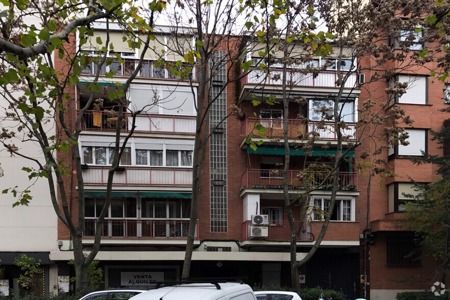 Calle De Vicente Muzas, 6, Madrid, Madrid for sale - Primary Photo - Image 1 of 2