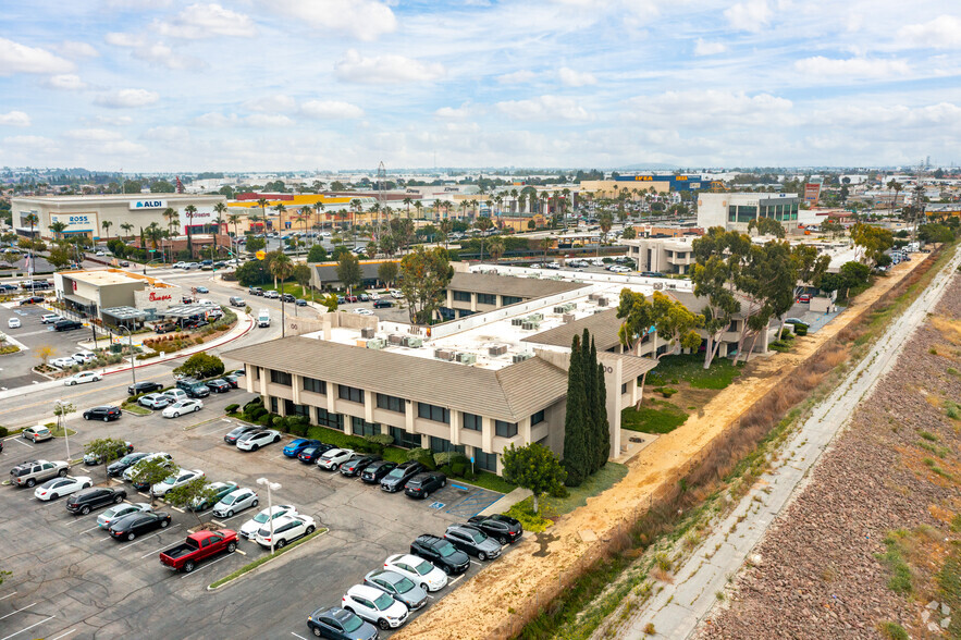 500 E Carson Plaza Dr, Carson, CA for rent - Building Photo - Image 3 of 7