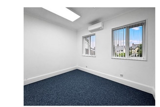 31 Bois Ln, Amersham to rent Interior Photo- Image 1 of 3