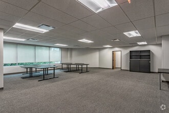 4225 Wingren Dr, Irving, TX to rent Interior Photo- Image 2 of 4