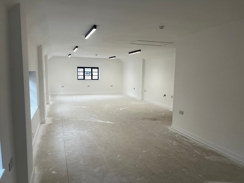 Bonds Ln, Biggleswade for sale - Interior Photo - Image 2 of 10