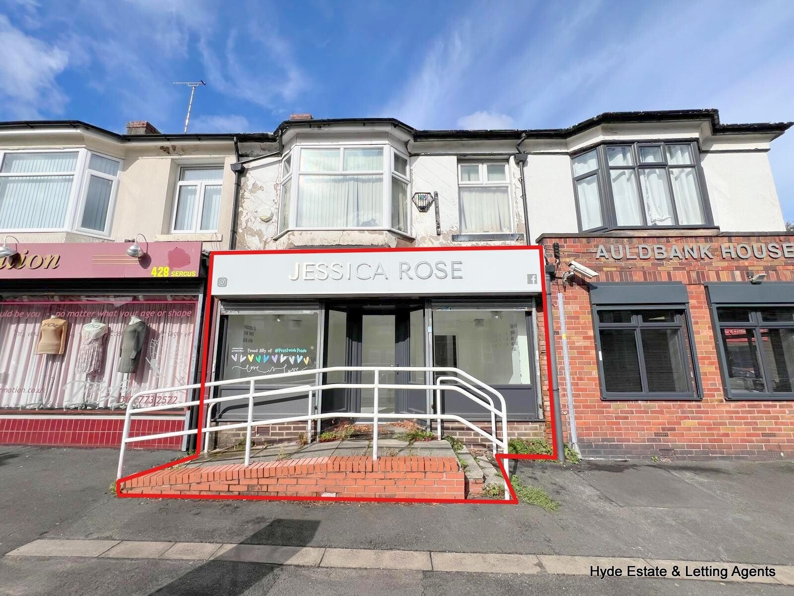 426 Bury Old Rd, Manchester to rent Primary Photo- Image 1 of 2